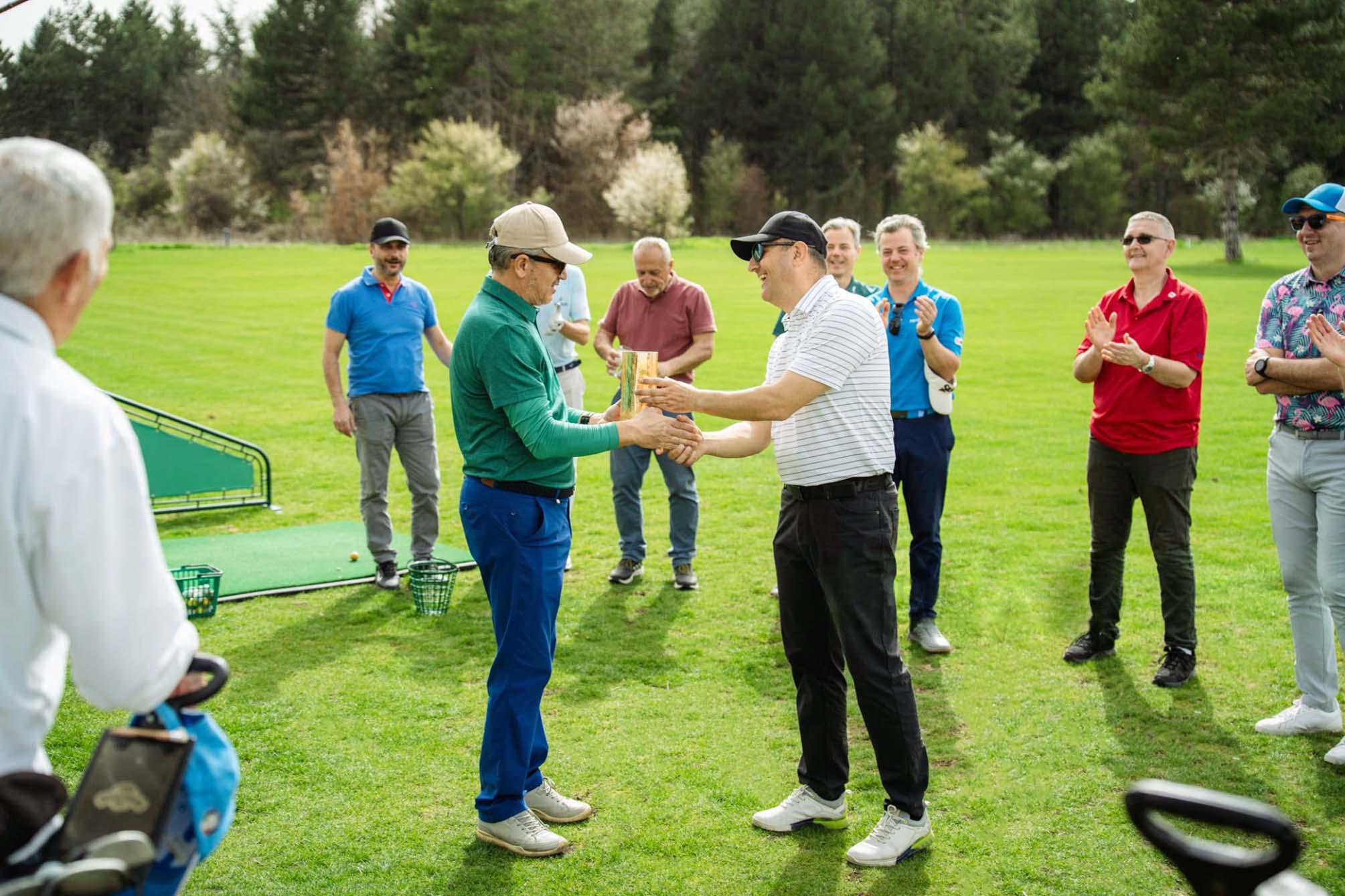 why do golf events use custom tee markers​